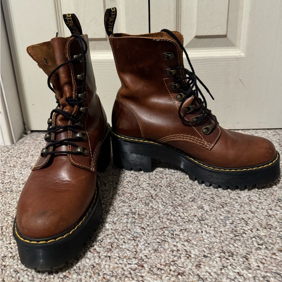 Doc martens Leona discontinued butterscotch color - Picture 1 of 6